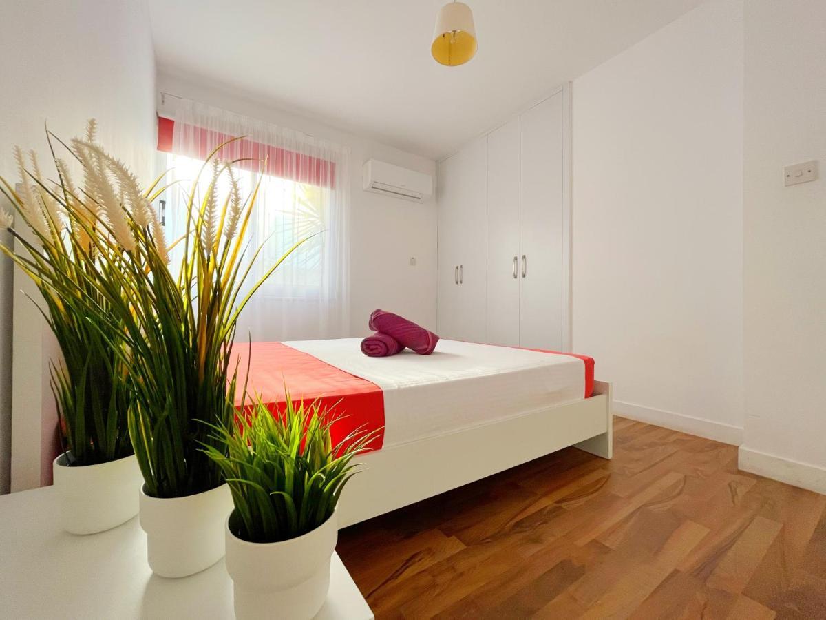 Central 2 Bedroom Apt Terrace And Pool アヤナパ エクステリア 写真